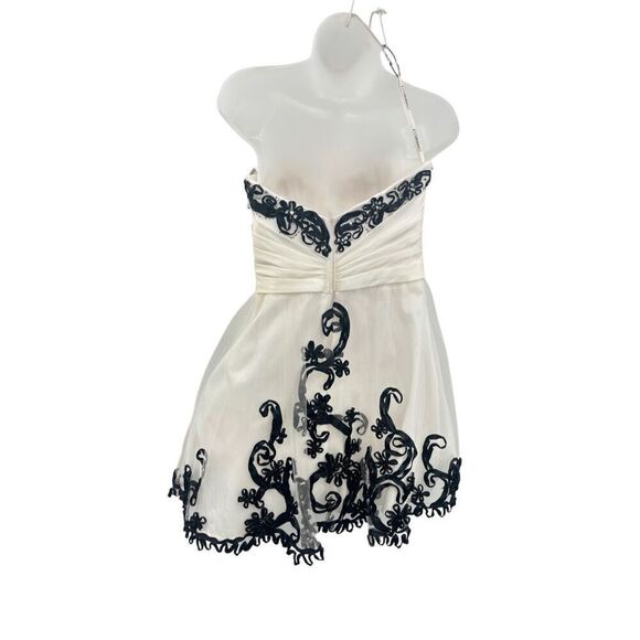 Cinderella  - Picture 7 of 11